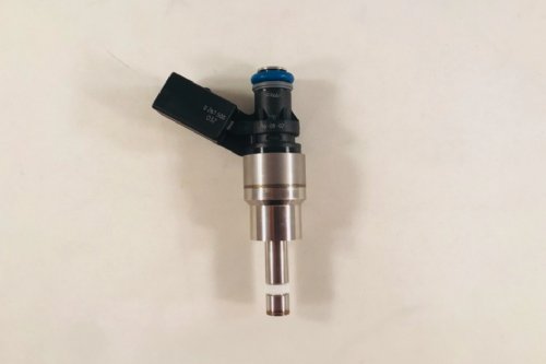 0261500037 Bosch Direct Injection Injector 