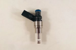 0261500037 Bosch Direct Injection Injector 